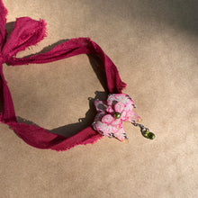 Load image into Gallery viewer, Pierced Orchid Choker