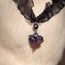 Load image into Gallery viewer, Withered Heart Choker
