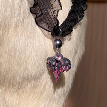 Load image into Gallery viewer, Withered Heart Choker
