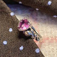 Load image into Gallery viewer, Swirly Heart Ring
