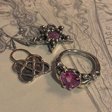 Load image into Gallery viewer, Swirly Heart Ring
