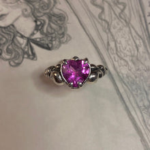 Load image into Gallery viewer, Swirly Heart Ring
