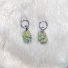 Load image into Gallery viewer, Pond Lilly Earrings
